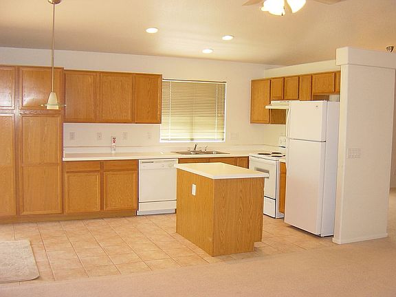 3rd image of 4118 W Columbine Dr