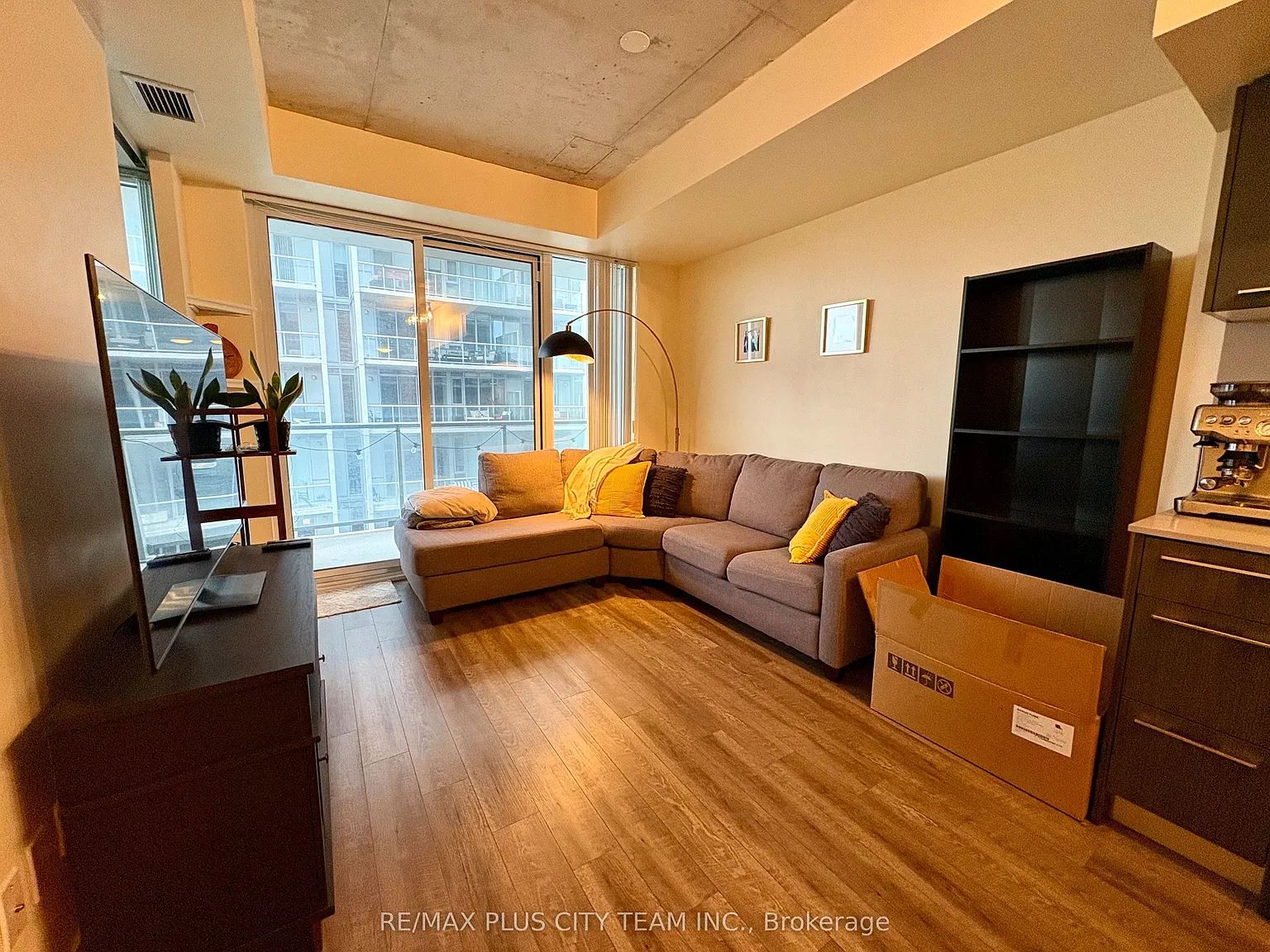 1 bed, $2,300 — Photo 2