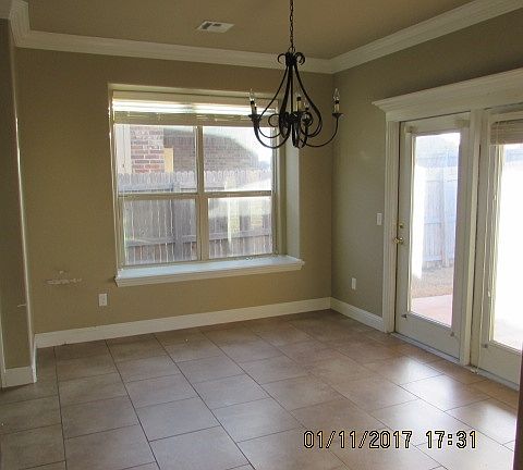 3rd image of 2105 SW Edinburough Dr