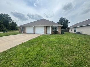1302 N 22nd St, Rogers, AR 72756