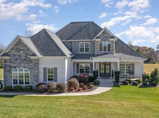 7240 Lanval Dr, Oak Ridge, NC 27310