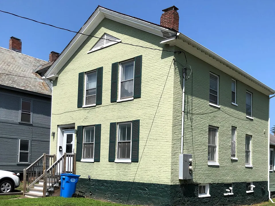 132 Colchester Ave #1