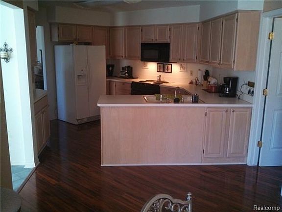 4th image of 16833 Coral Ln
