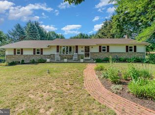 880 Alexander Spring Rd, Carlisle, PA 17015