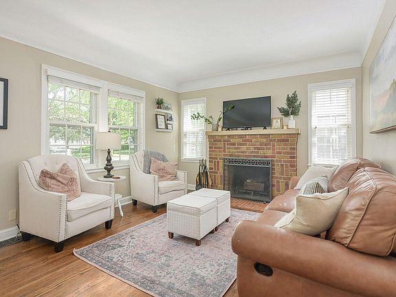 2nd image of 5816 Elliot Ave