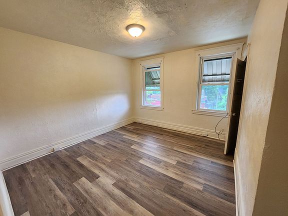 4th image of 1157-1159 South Ave #1157
