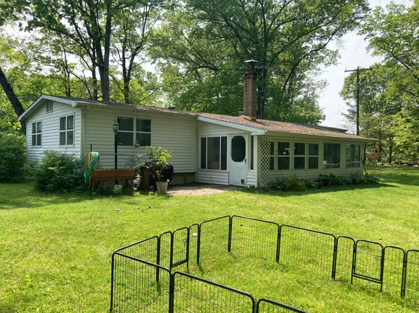 8600 W Montgomery Rd, Camden, MI 49232