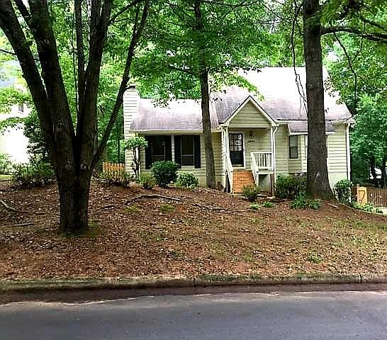 1357 Fariridge Cir SW - Marietta GA - 30008