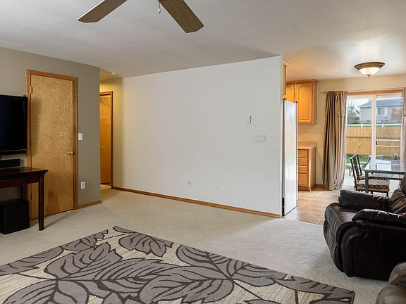3rd image of 3200 138th St SE