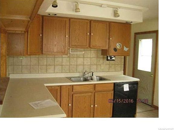 3rd image of 328 Parkedge Ave