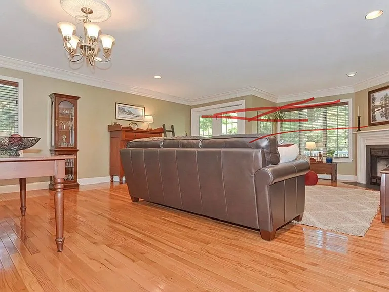 601 Browning Ln — Photo 10