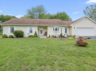 107 N State Rd, Fairmount, IL 61841