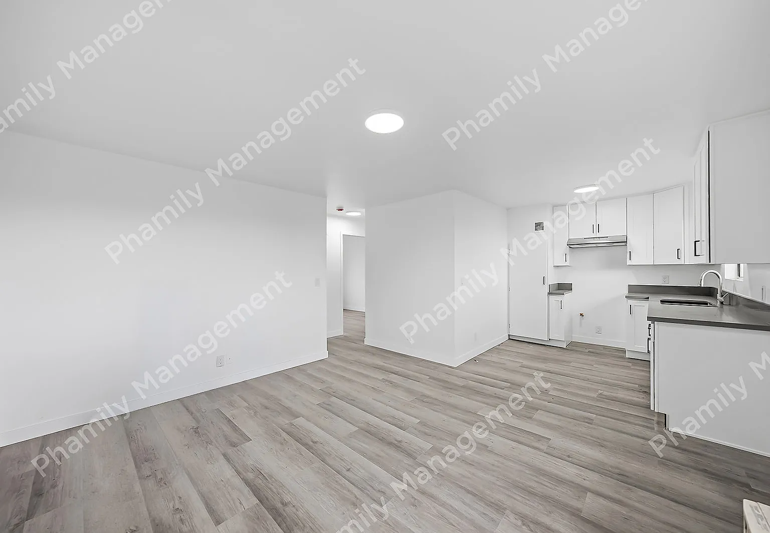 2538 Johnston St — Photo 2