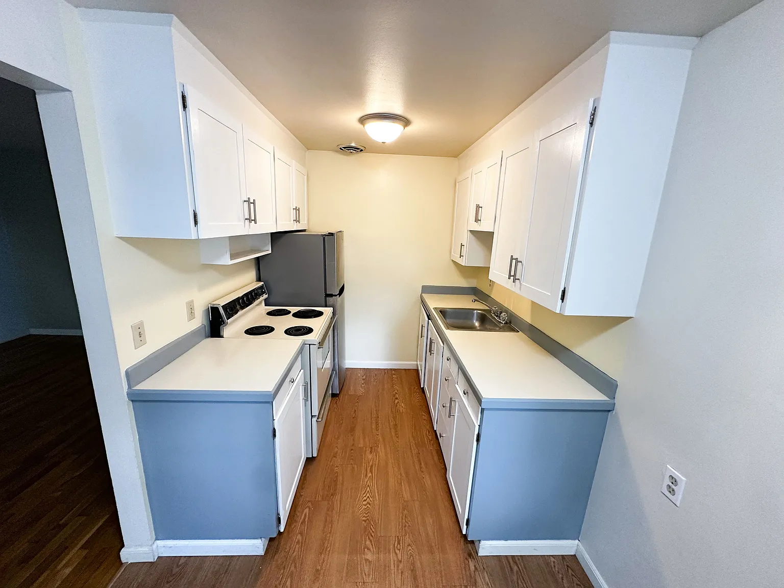 310 NE 45th St — Photo 3