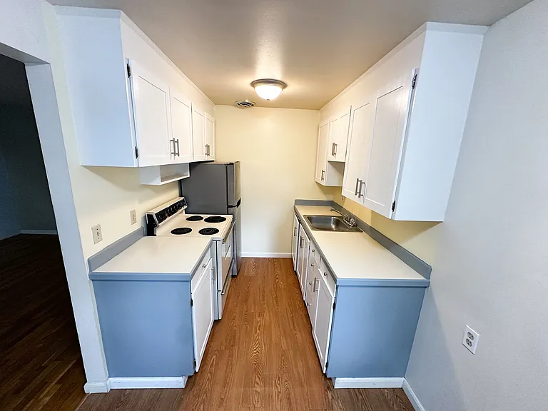 310 NE 45th St #1 — Photo 3
