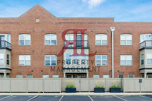925 Ingleside Ave #215 Photo 1