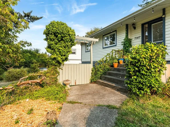 7147 Wright Rd, Sooke, BC V9Z 0S5