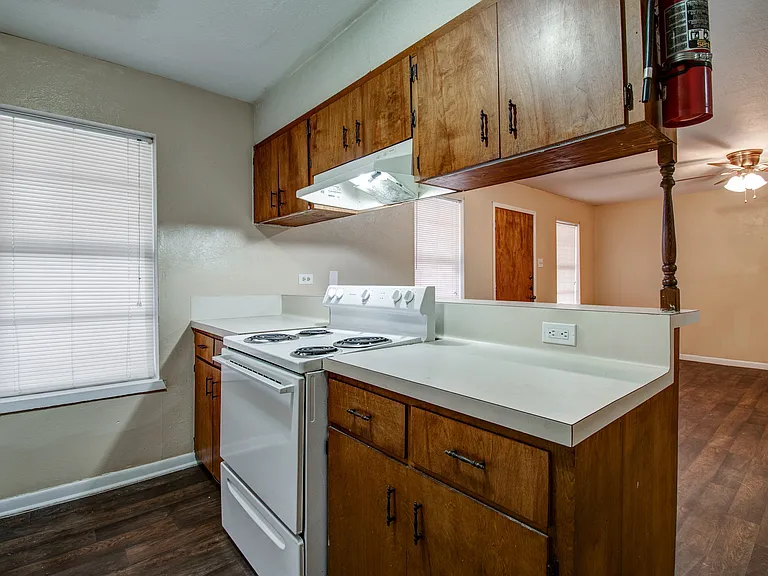 Arroyo Apartments — Photo 9