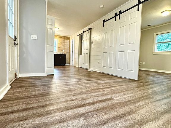 4th image of 2724 Griffin St