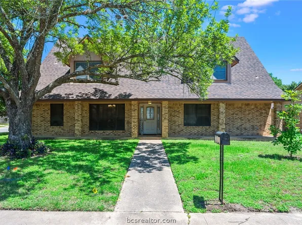 2301 Barak Ln, Bryan, TX 77802