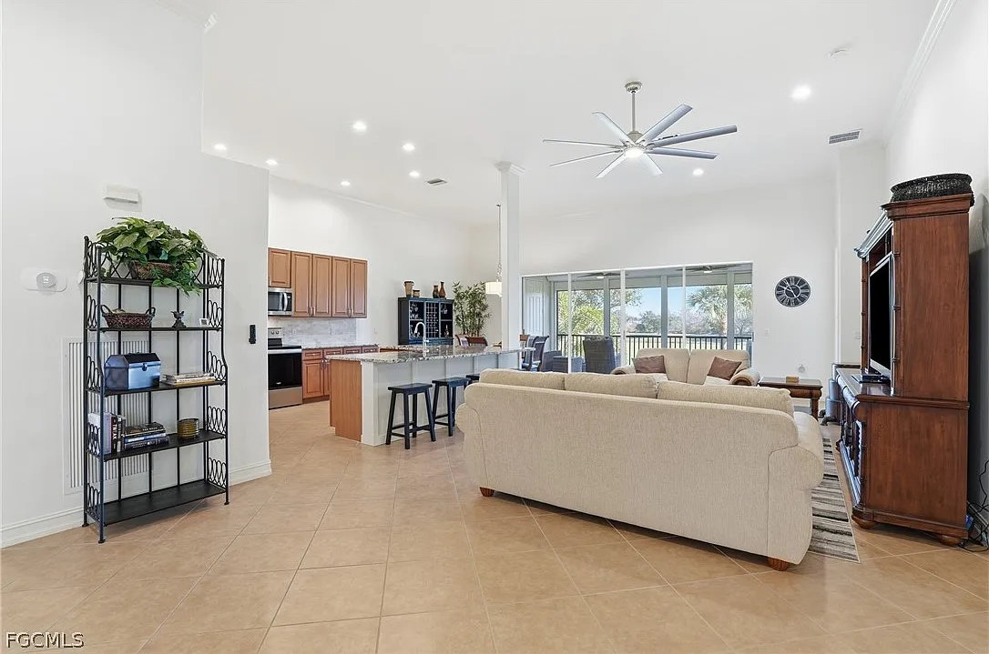 3 bed, 3.0 bath, 2563 sqft, $7,500 — Photo 4
