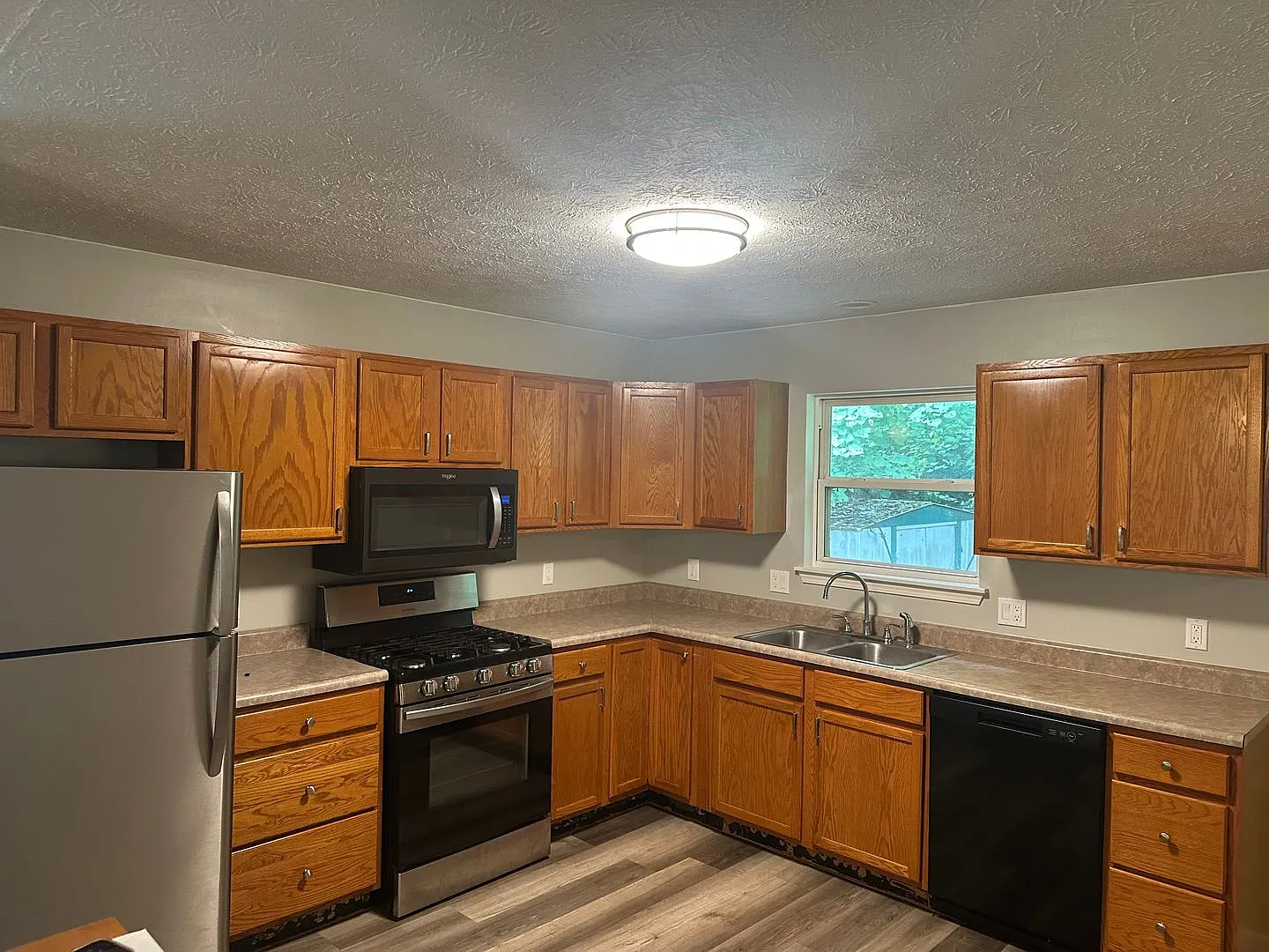 3 bedroom 1 bathroom house — Photo 1