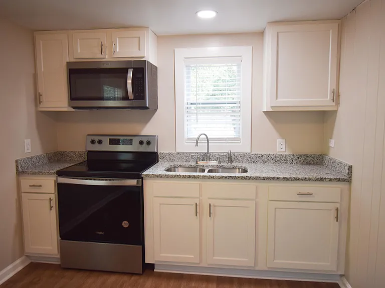5816 Robinson St — Photo 5