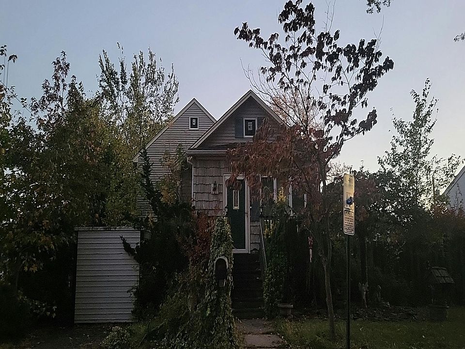 1st image of 139 Kennedy St