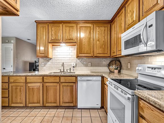5th image of 203 Harvard Ct