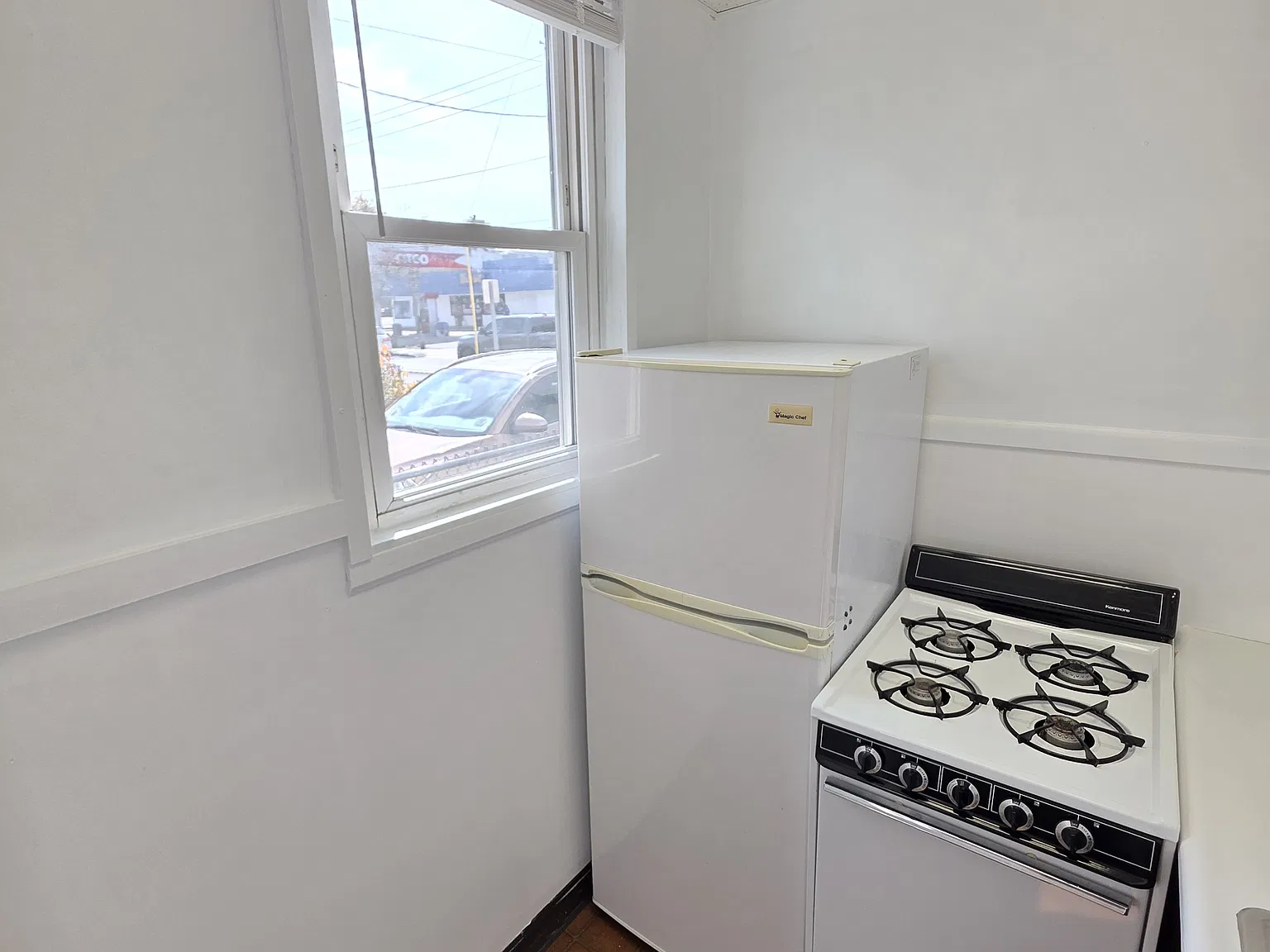  335 Broad St 1stflr Studio Electricincluded Laundry Prkg Cozy! — Photo 4