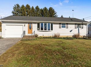 717 Charles Rd, Phillipsburg, NJ 08865