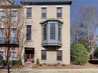 152 W Ridge Way, Roswell, GA 30076