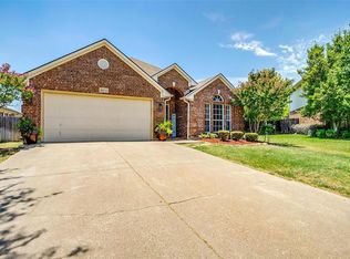 8873 Sunset Trace Dr, Fort Worth, TX 76244