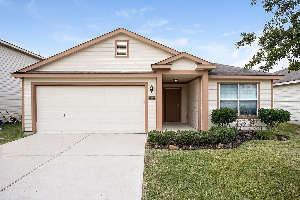 3 bed, 2.0 bath, 1342 sqft, $1,710 — Photo 1