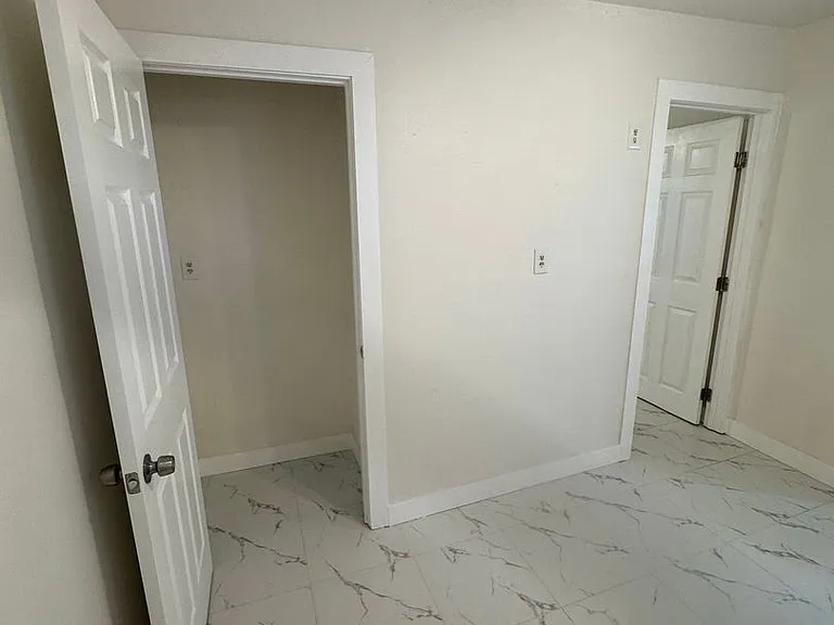819 S Cypress Ave — Photo 37