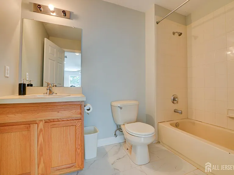 34 Forest Dr — Photo 20