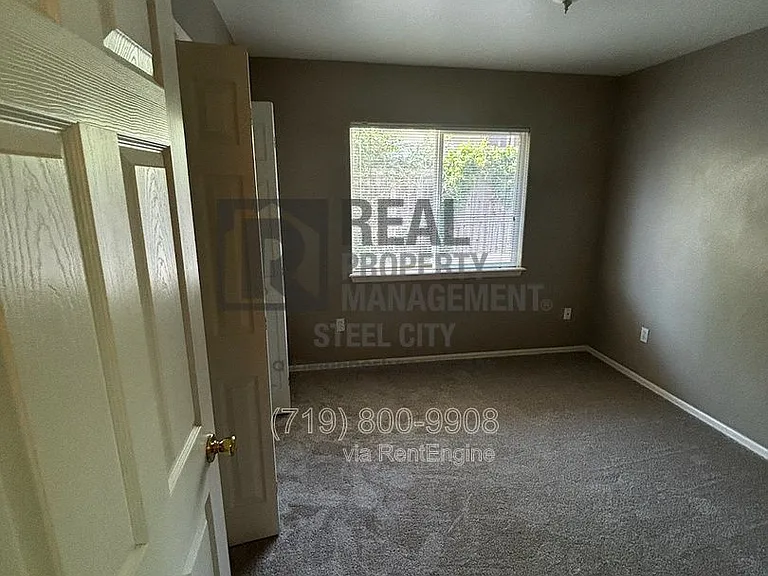 813 Ardath Ln — Photo 13