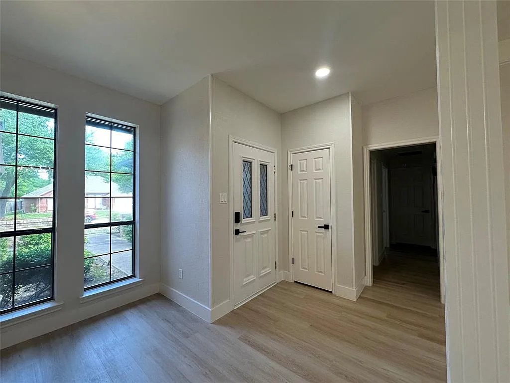 Building Photo - 2109 S Winding Creek Dr