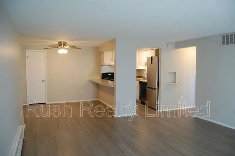 The Fenwood Apartments — Photo 3