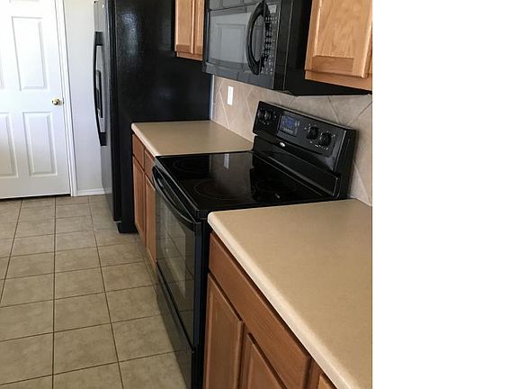 3rd image of 6405 Bridgewood Dr
