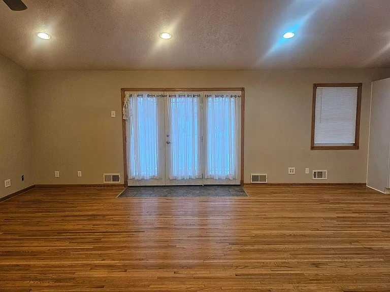1209 Pearson Pkwy — Photo 4
