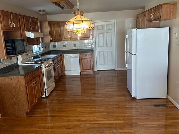4th image of 1513 Inverness Dr