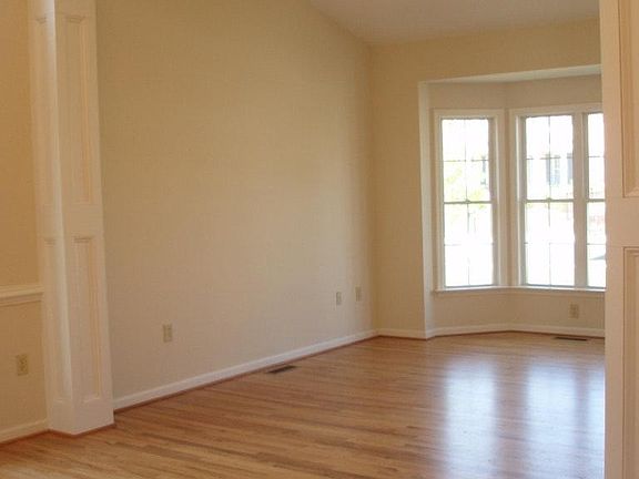 3rd image of 109 Camaruge Ct