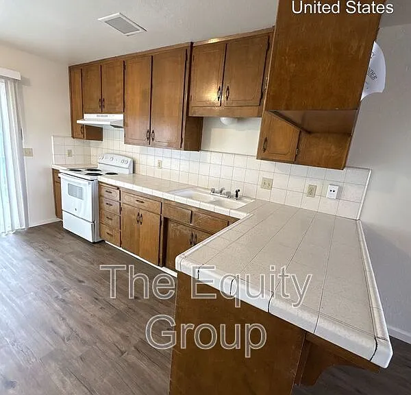 5136 W Cambridge Ave — Photo 5