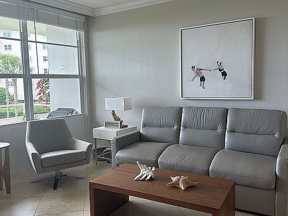 3rd image of 220 Seaview Ct APT 202