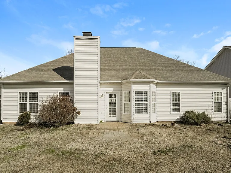 4031 Huntmeadow Dr — Photo 16
