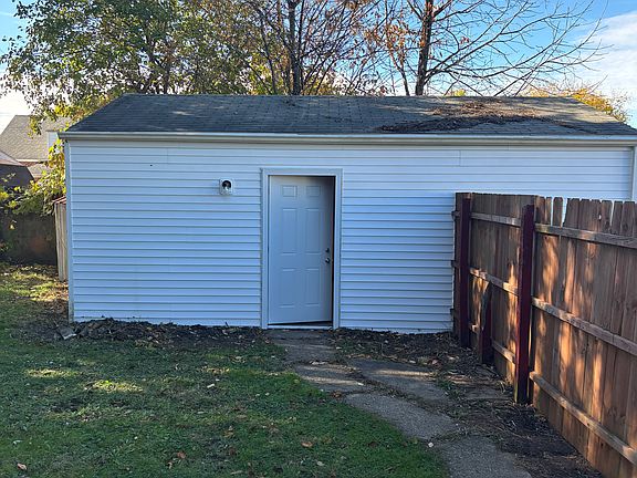 4th image of 2551 Baldwin Ave NE