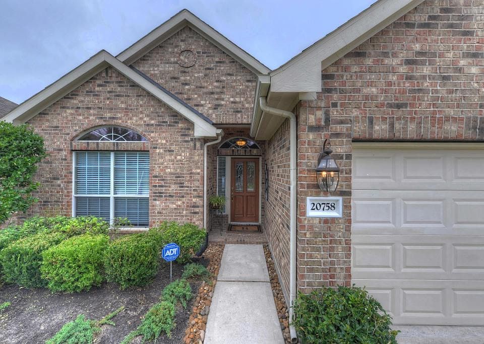 1st image of 20758 Oakhurst Creek Dr