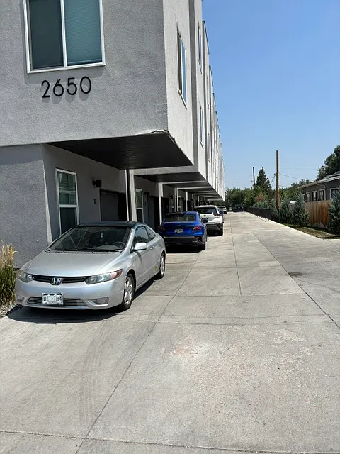 3 bed, 1465 sqft, $2,500 — Photo 2