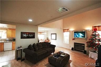 2nd image of 5015 Tyler Ave
